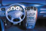 Chrysler Town & Country 2001 года